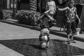 “2025世界运动会：运动舞蹈，舞者用节奏打破极限，激烈角逐精彩不停”