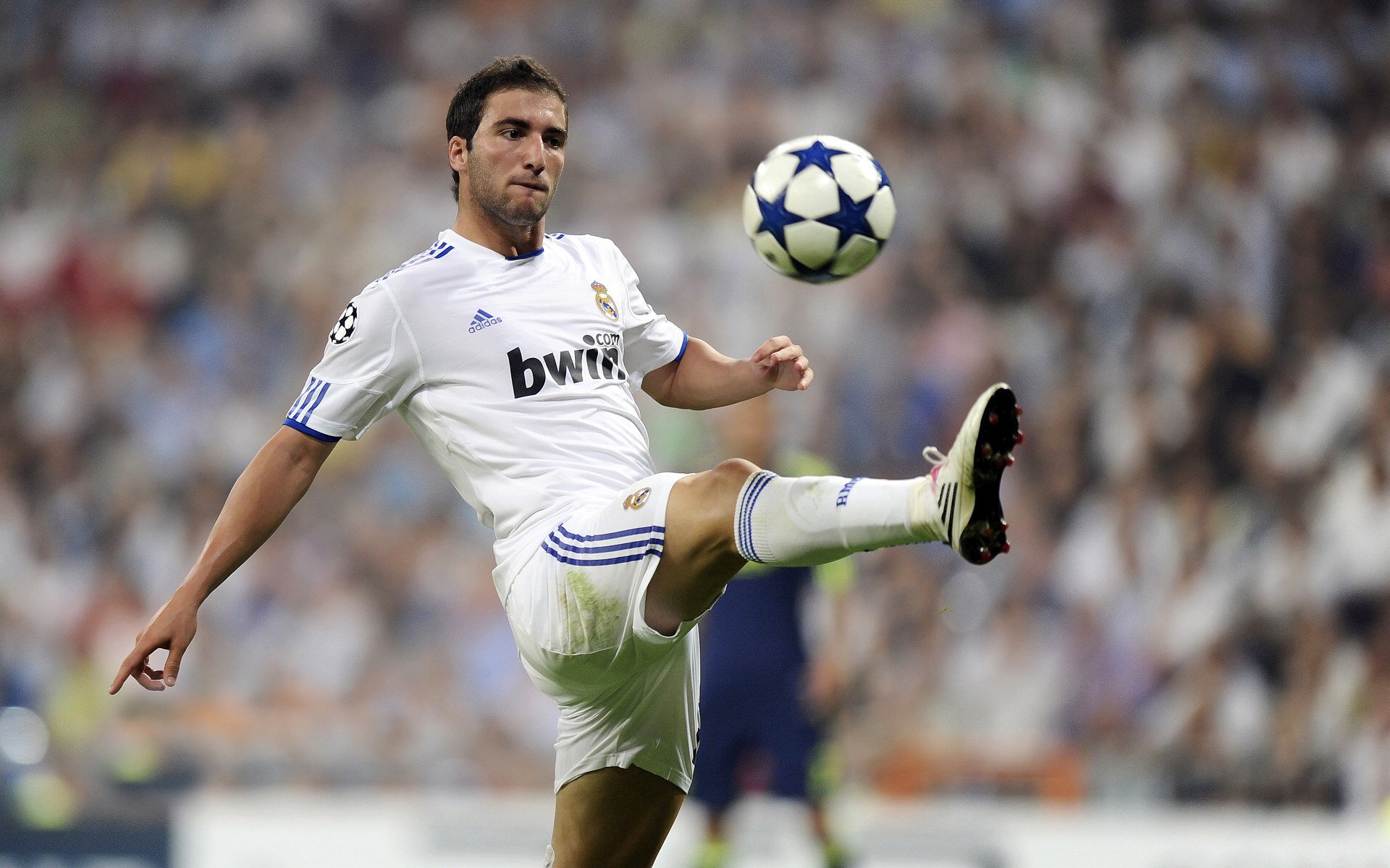 陈佳关键一跳定胜局